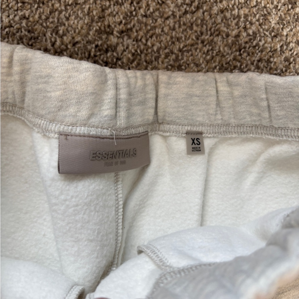 Essentials fear of god shorts - Picture 5 of 5